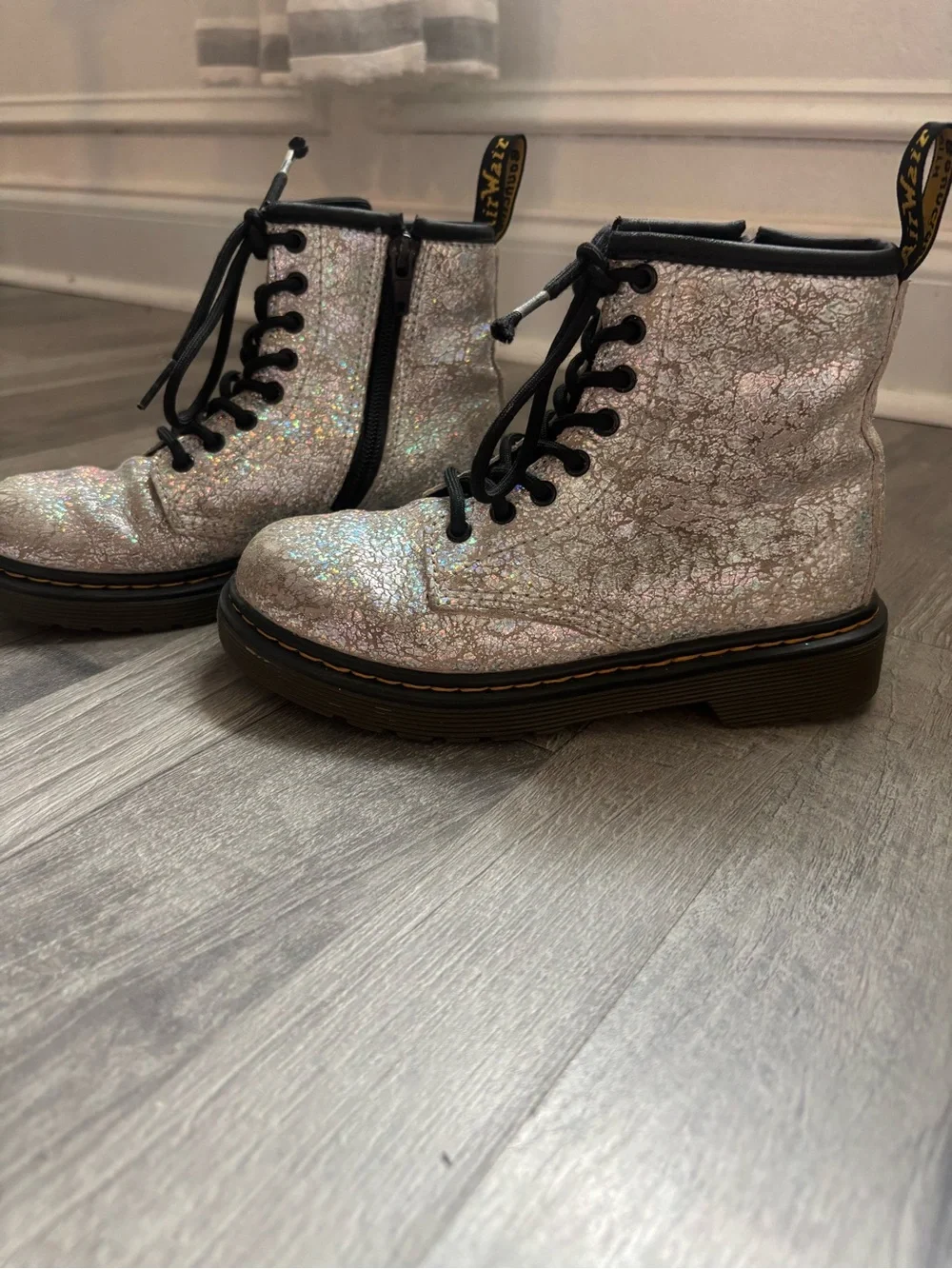 Dr. Martens Boots Silver Crinkle Metallic